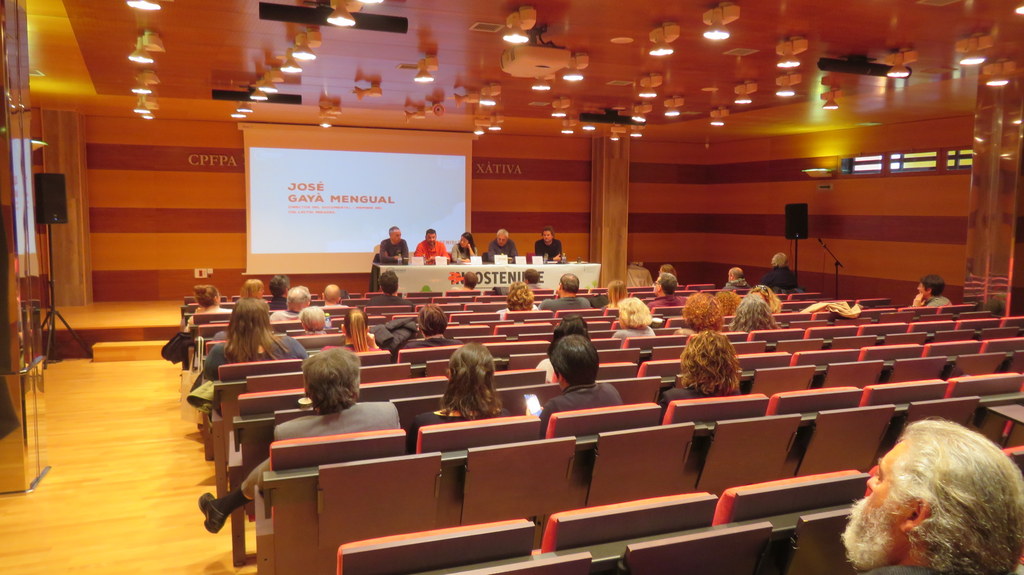 Reunión analizando el Mercat del Riurau como modelo de proyecto sostenible