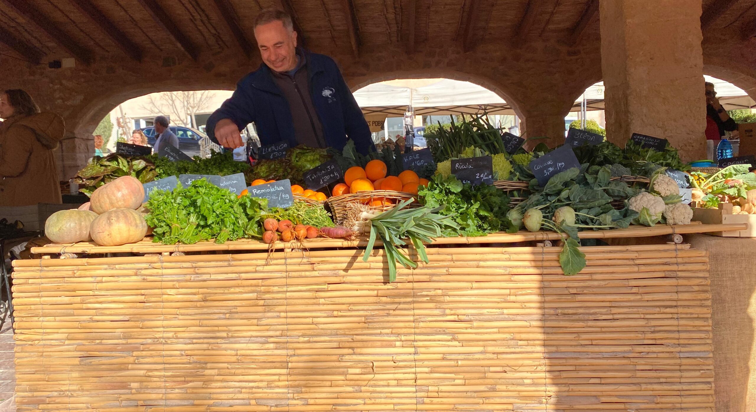 Banner de Andreu, uno de nuestros productores en su puesto